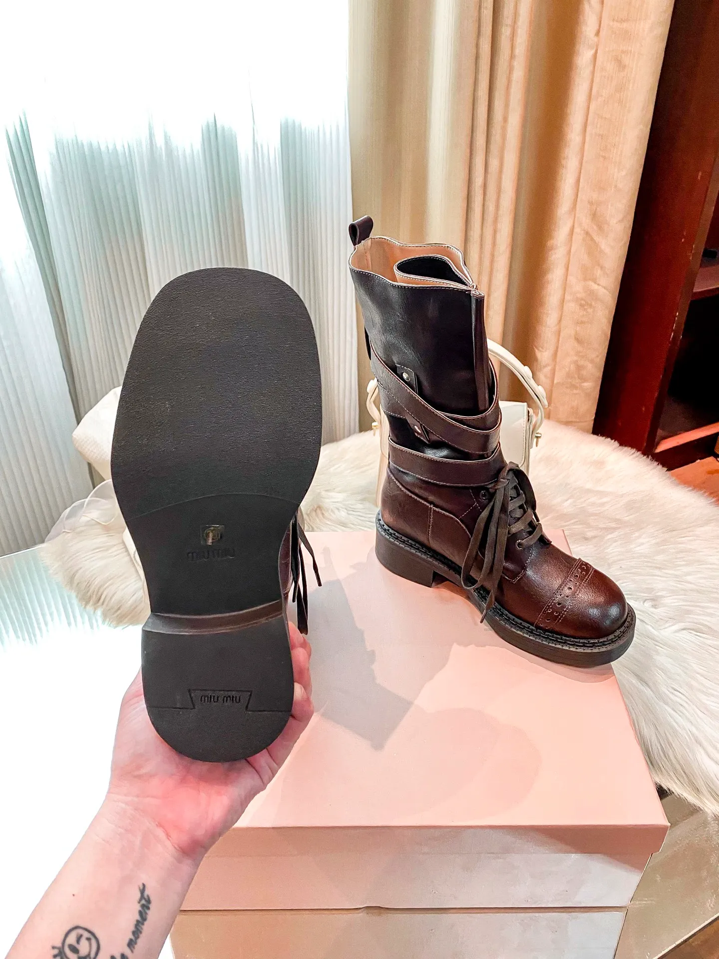 121471knee-high boots