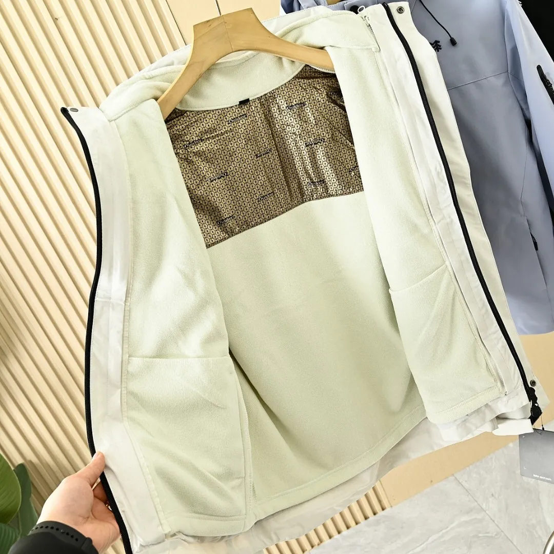 975174hardshell jacket