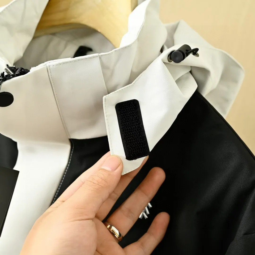 975174hardshell jacket