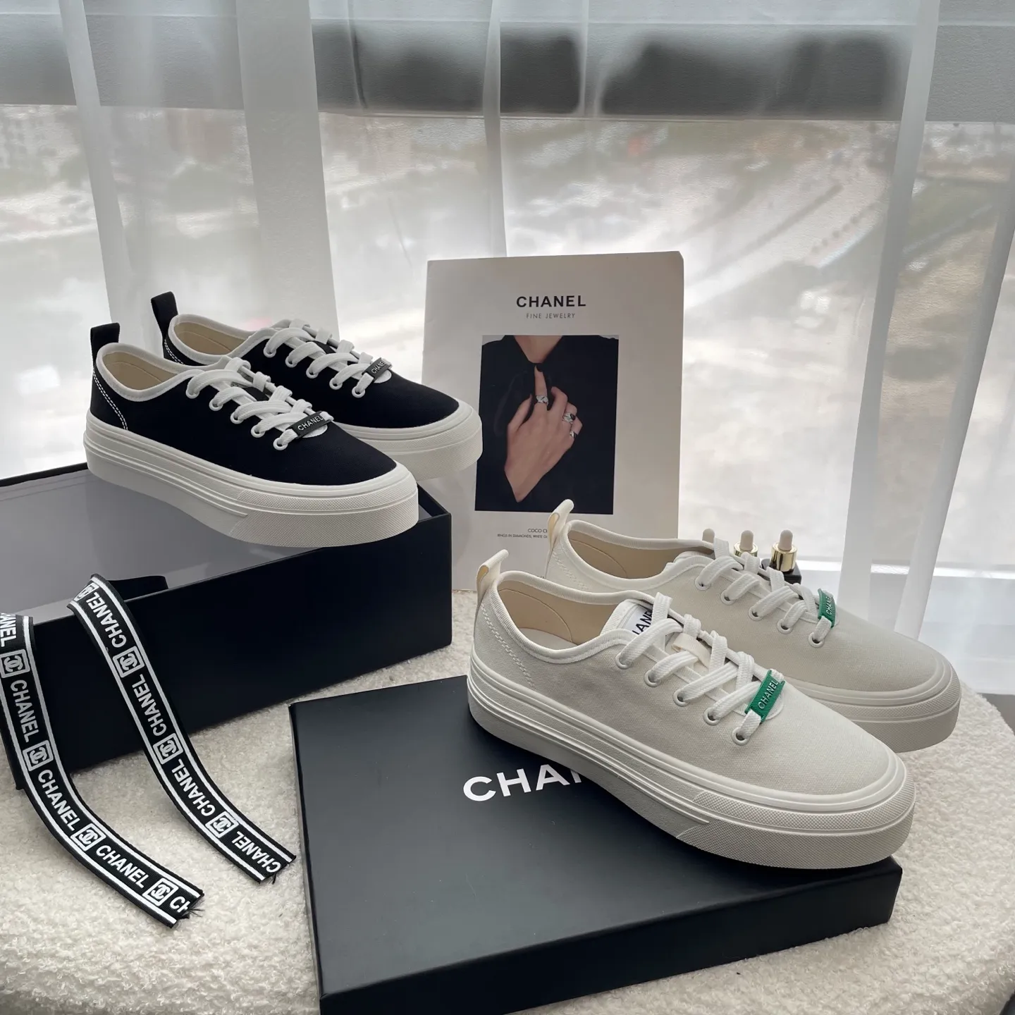 120131low-top sneakers