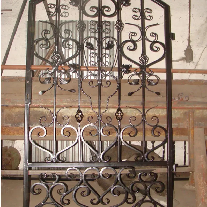 Enhance Your Space with Wrought Iron Leaves and Nature-Inspired Designs