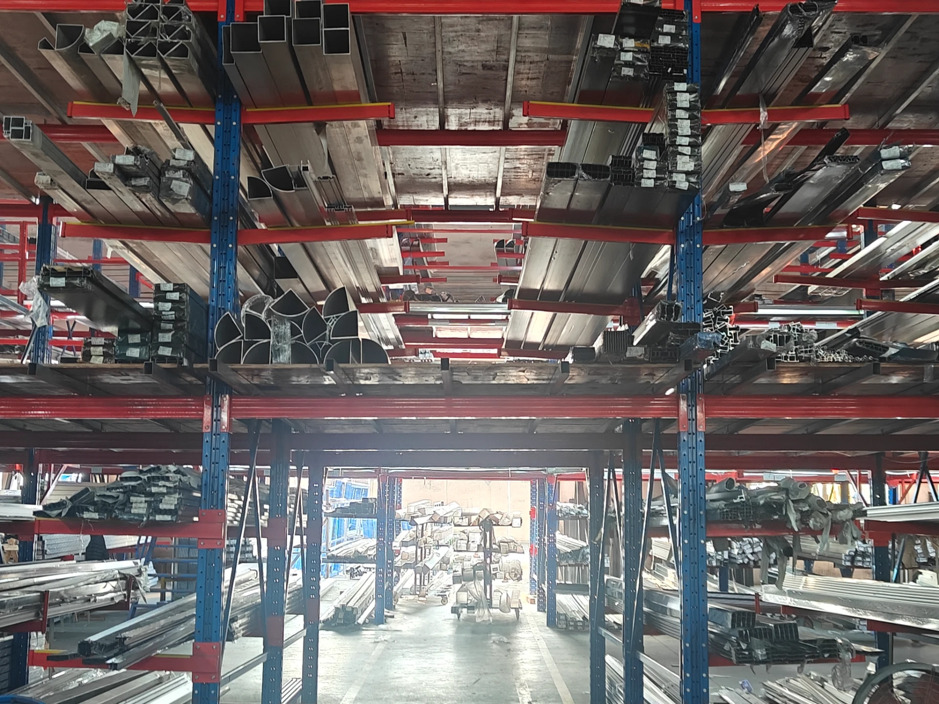 2 Metals:Stainless Steel VS Aluminum