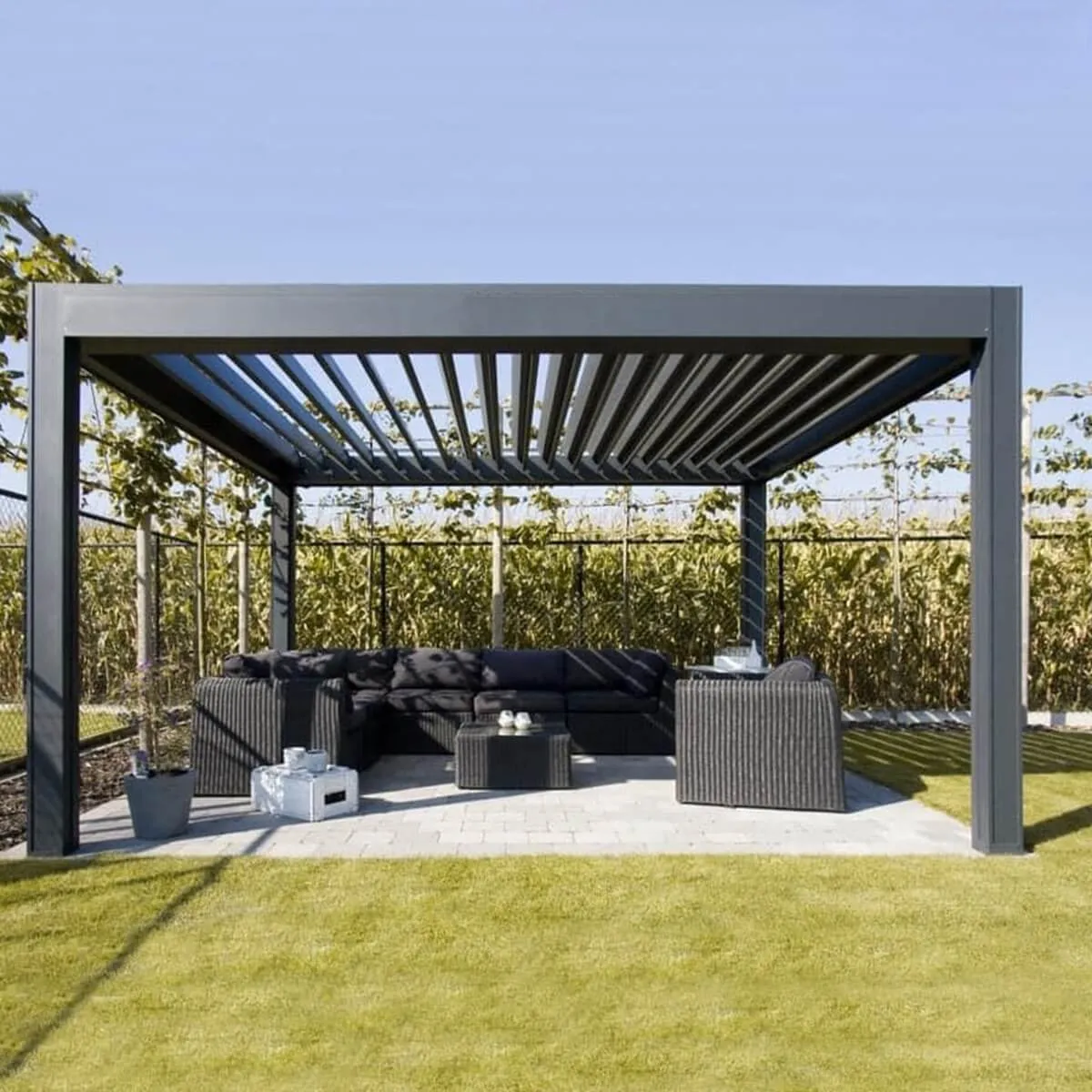 A Great Partner For Outdoor Parties Louvered Smart Pergola