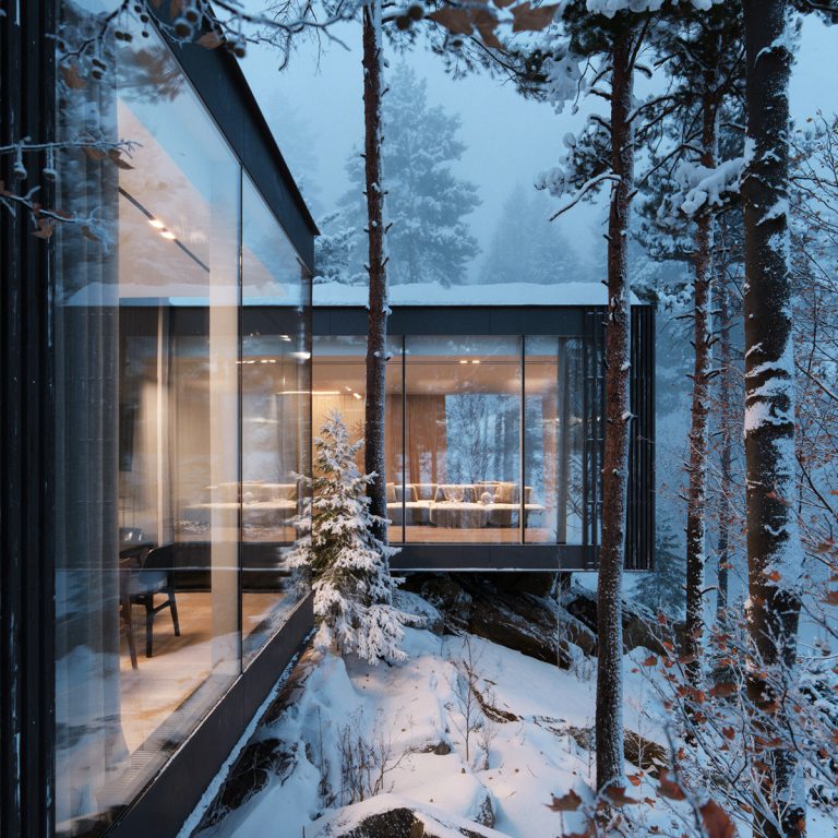 Winter Sunroom Inspiration: Bright and Warm Place to Relax