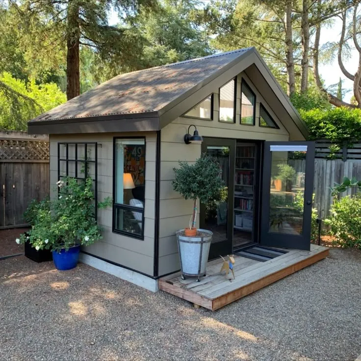 small outdoor shed​