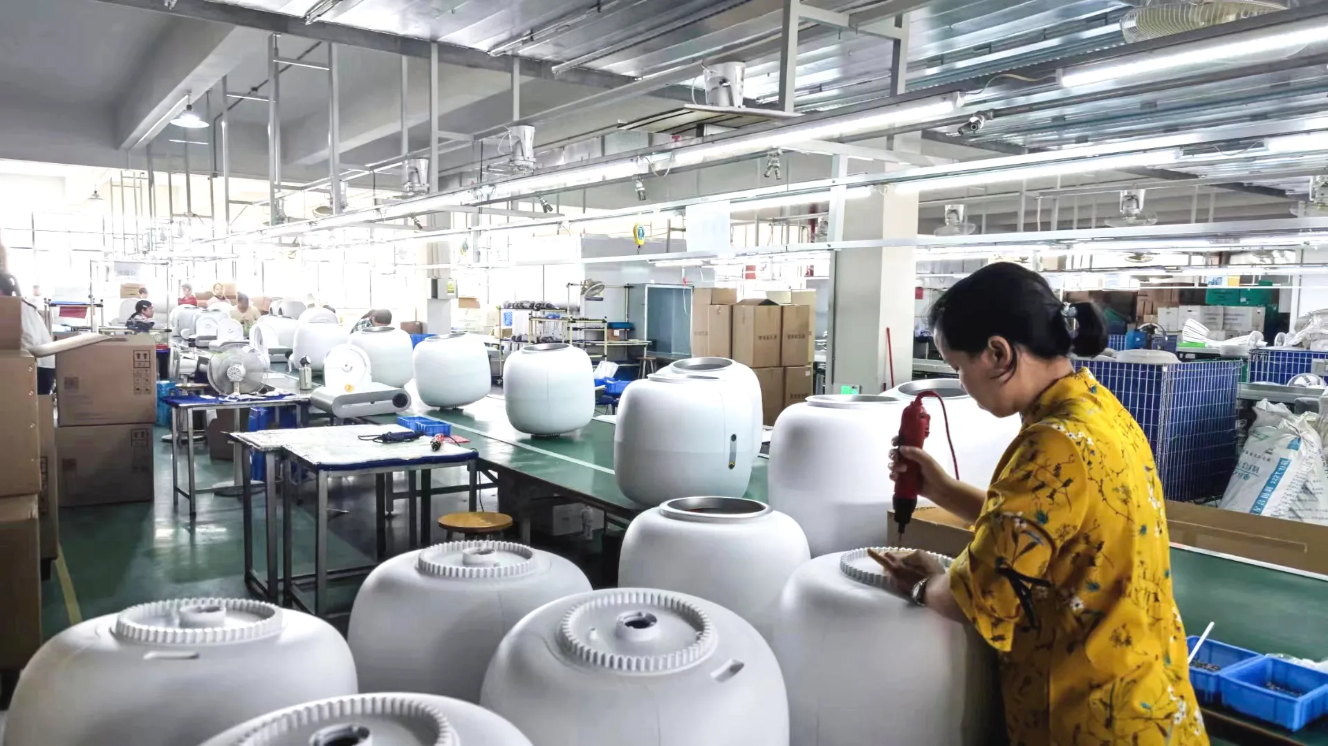 Self-Cleaning Cat Litter Box for Convenient Feline Care