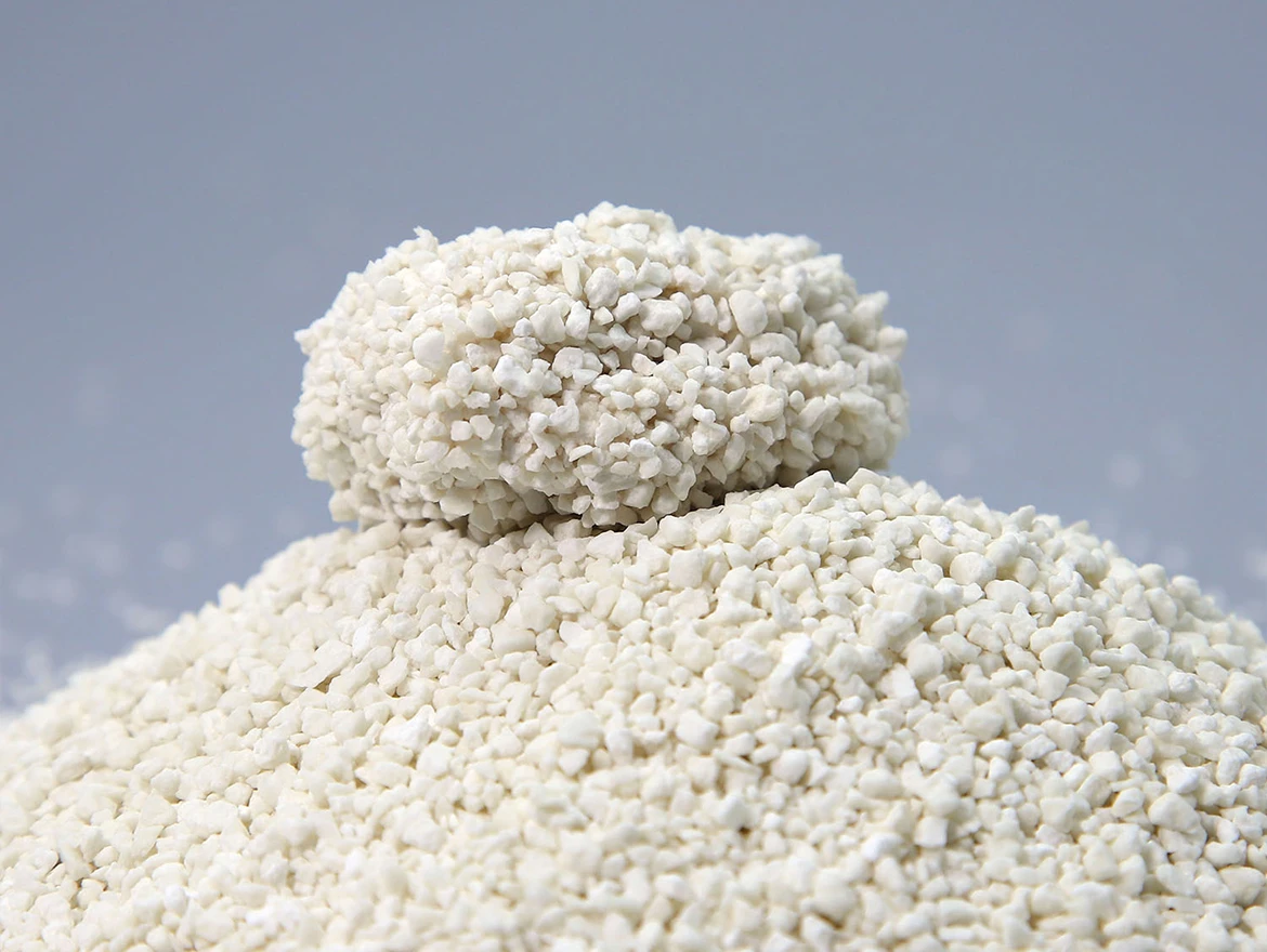 The Benefits of Cassava and Corn-Based Cat Litter