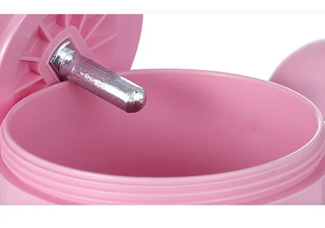 Easy And Simple Portable Paw Cleaner For Dogs