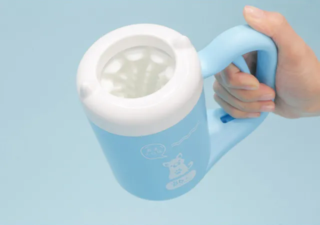 Easy And Simple Portable Paw Cleaner For Dogs