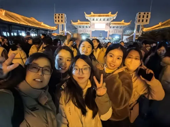 we pressed pause before the New Year rush- and went to Wuhan！