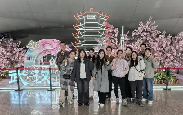 we pressed pause before the New Year rush- and went to Wuhan！