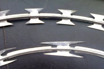 Galvanized Flat Security Fencing Galvanized Surface Treatment Razor Blade Barbed Wire Mesh Fence Coil