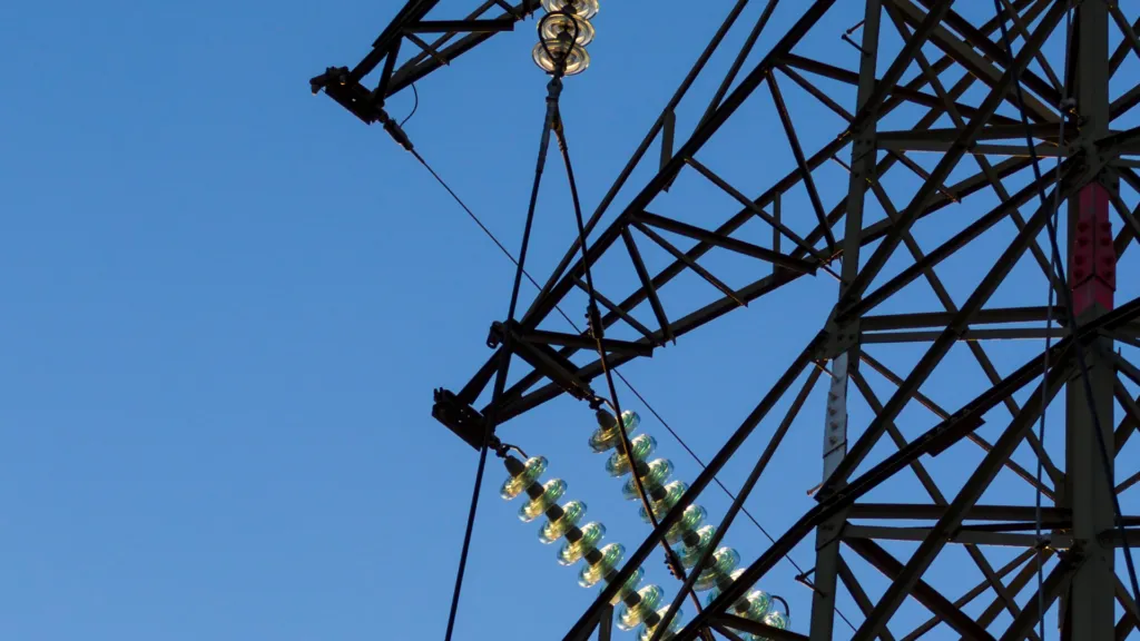 Rythme en trois étapes du stockage d'énergie par air liquide