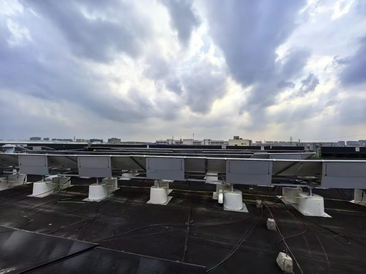 High-power microinverters boost industrial and commercial efficiency maximisation