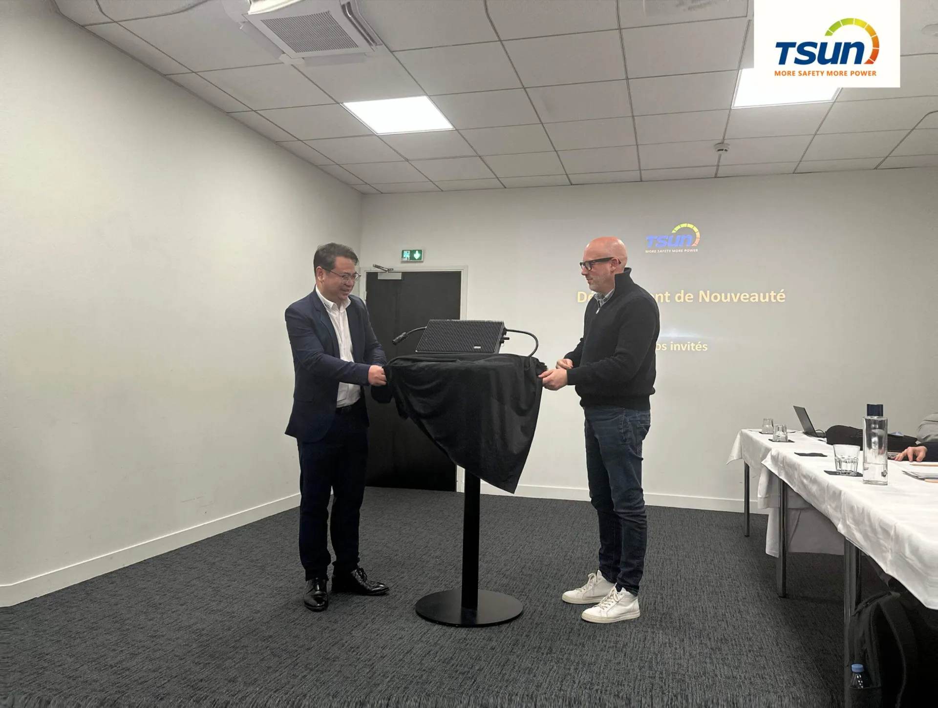 TSUN Launches the Revolutionary MX3000D Microinverter for the French Market