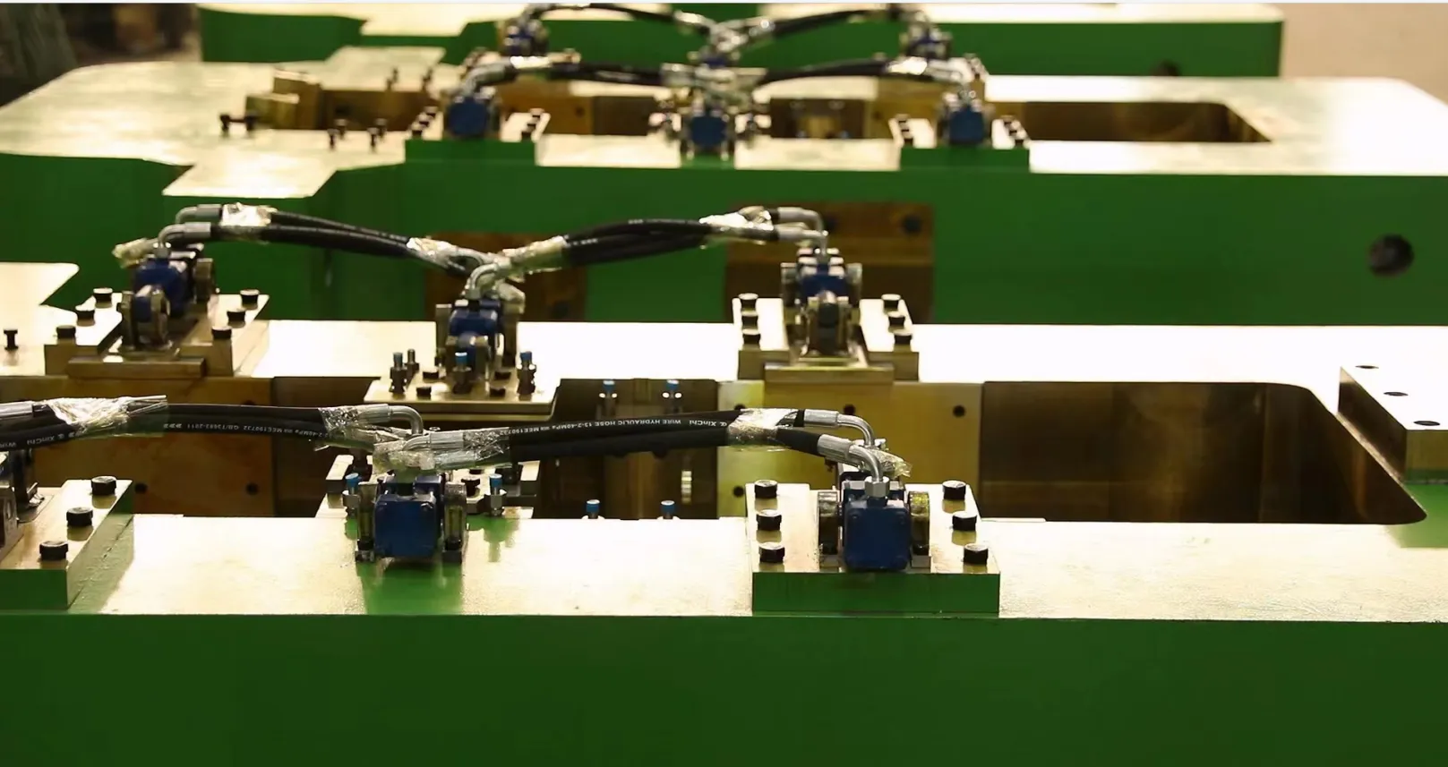 automatic gauge control cold rolling mill