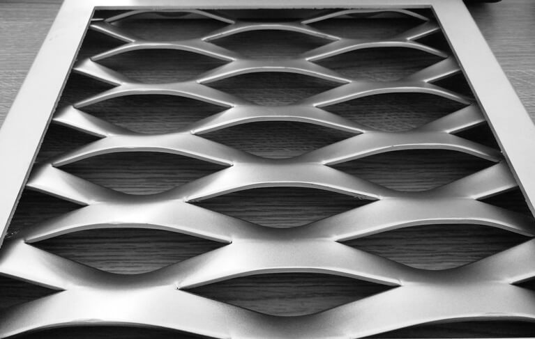 Expanded Mesh For Sale: Durable & Decorative Metal Panels