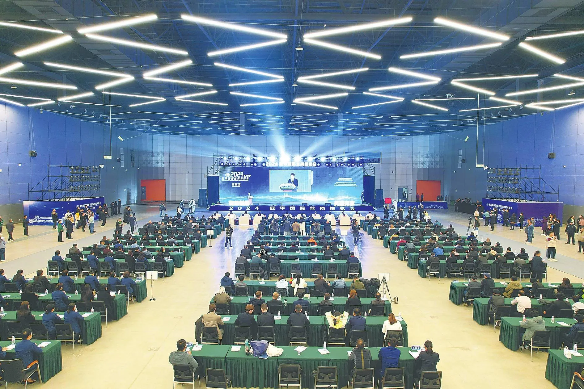 Hebei Jinjiu Metal Products Co., Ltd. Shines At The 2024 Anping International Wire Mesh Exhibition And Attracts Customers From Multiple Countries