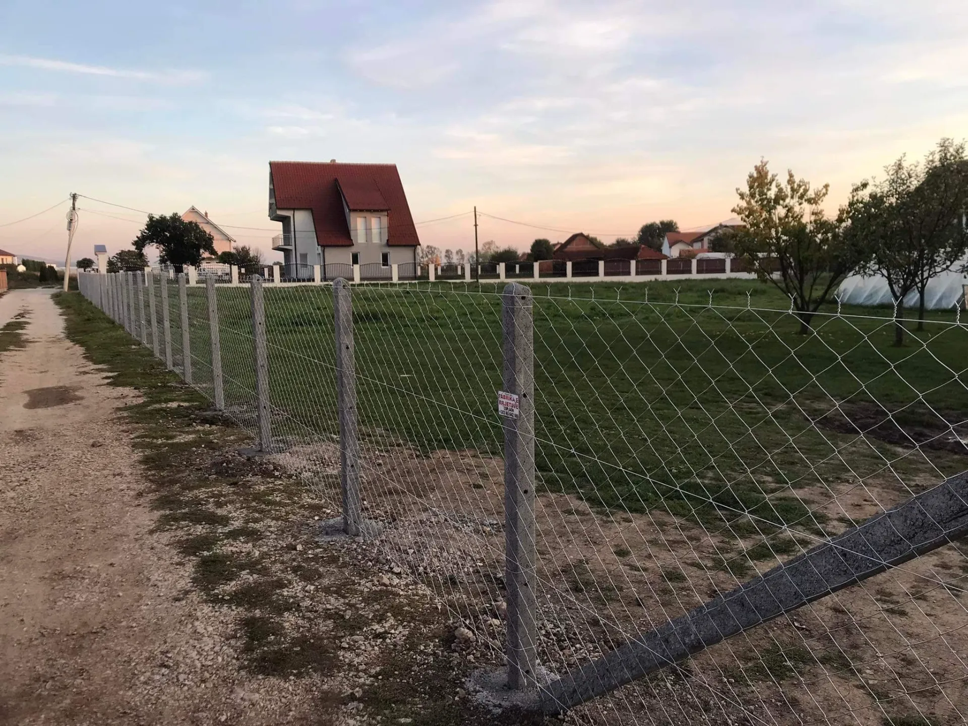 Chain Link Fences: A Cost-Effective Solution for Urban and Rural Application