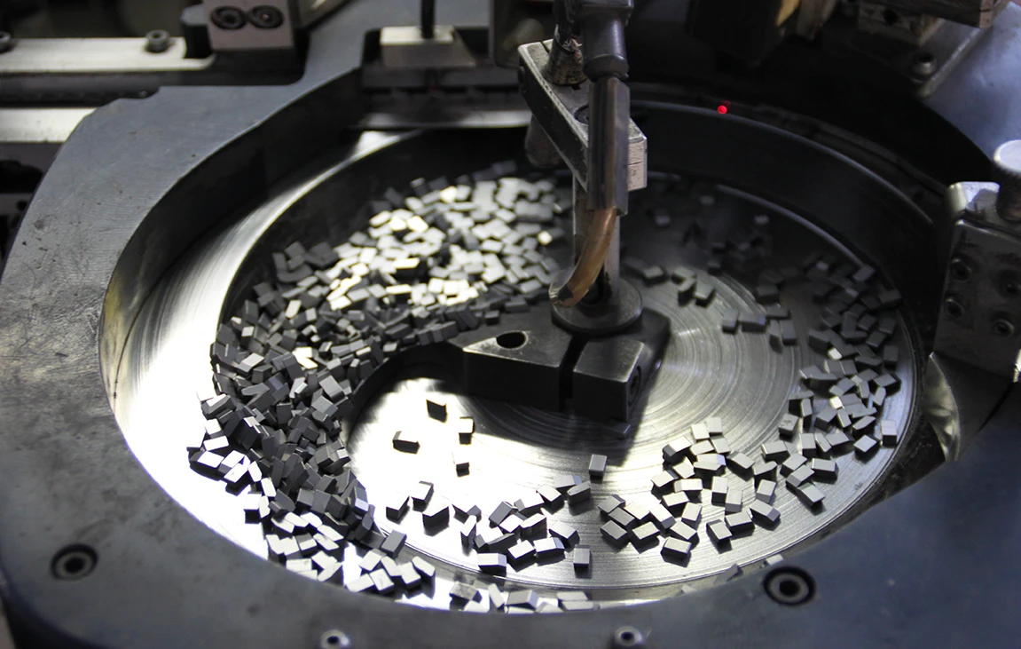 <p>Tungsten Carbide Tipped (TCT) blades are widely used in the cutting of tough materials like wood, plastic, and non-ferrous metals. These blades feature a tungsten carbide tip, which is highly resistant to wear and heat, allowing for clean and precise cuts. TCT blades are popular in woodworking, metalworking, and construction industries, where versatility and longevity are key. They provide smooth, accurate cuts, even in hard or abrasive materials, and are known for their durability, making them ideal for both professional and DIY use.</p>