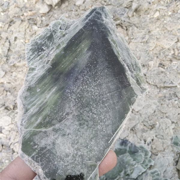 Need Mica Scrap? Clean, Heat-Resistant, Bulk Supply