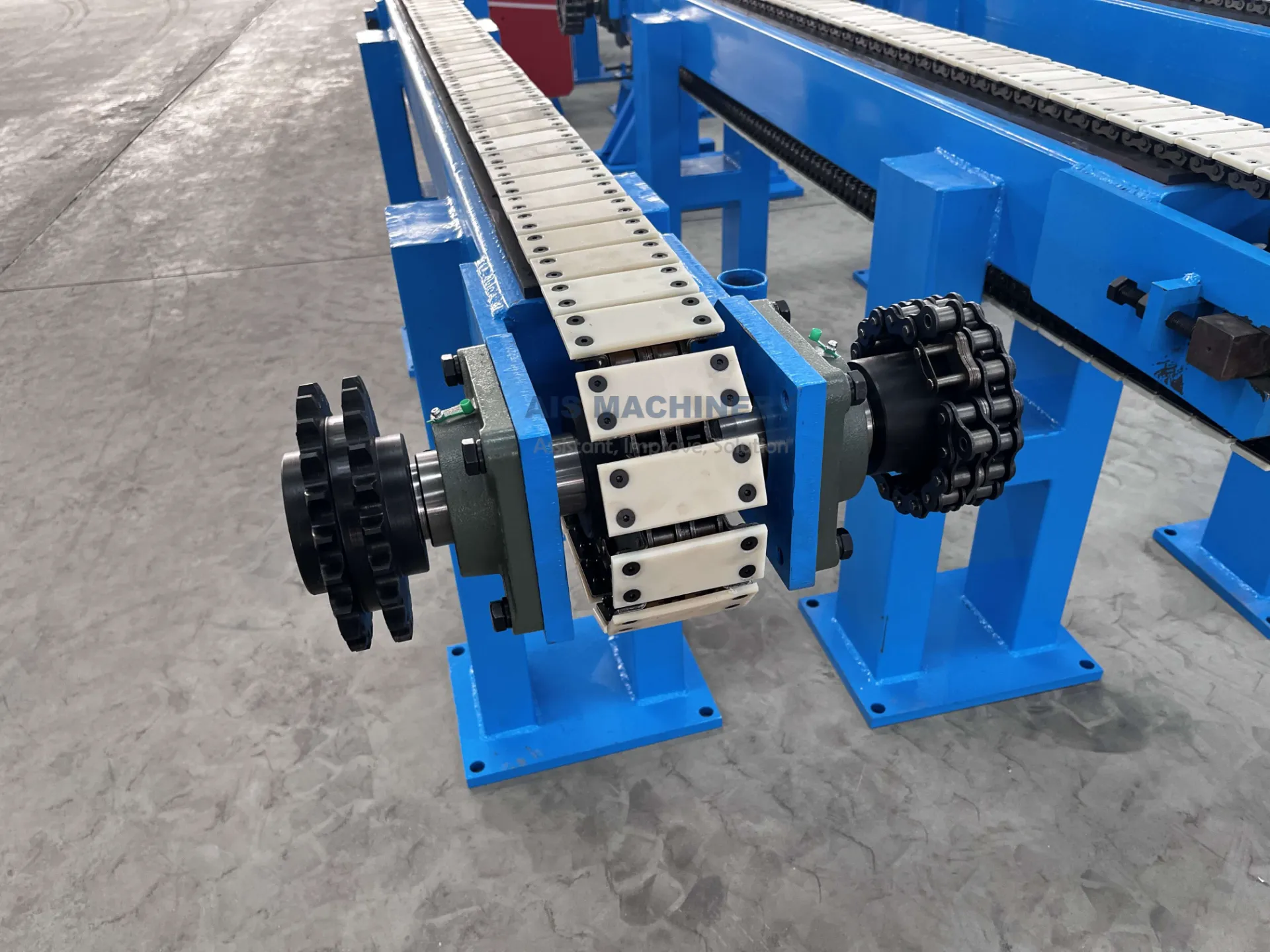 conveyor and run out table