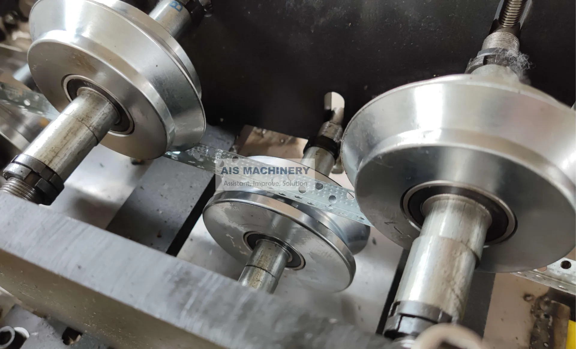 Customized L Profile Roll Forming Machine