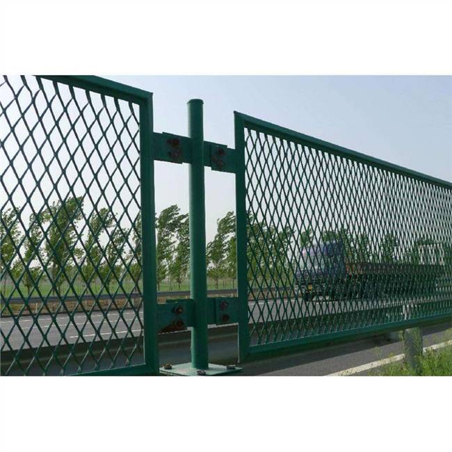 Expanded Metal Sheet Highway Bridge Fence - ANPING COUNTY CHENG CHUANG METAL PRODUCTS CO.,LTD.|Durability&Corrosion Resistance