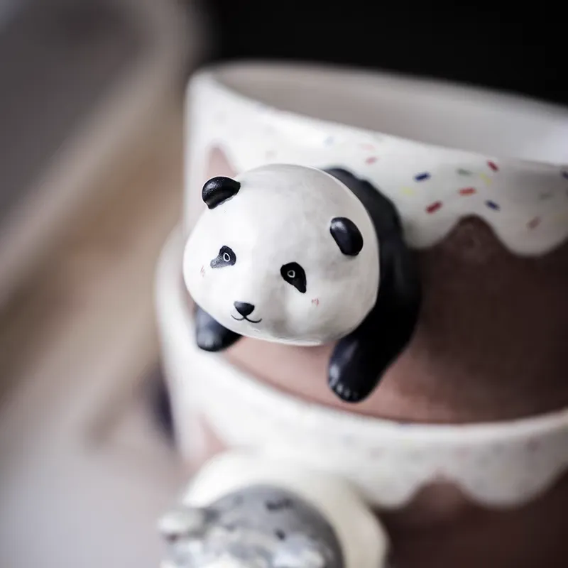 The Performance and Versatility of Customized Ceramic Mugs: Heat Resistance, Surface Treatments, And Printing Technologies