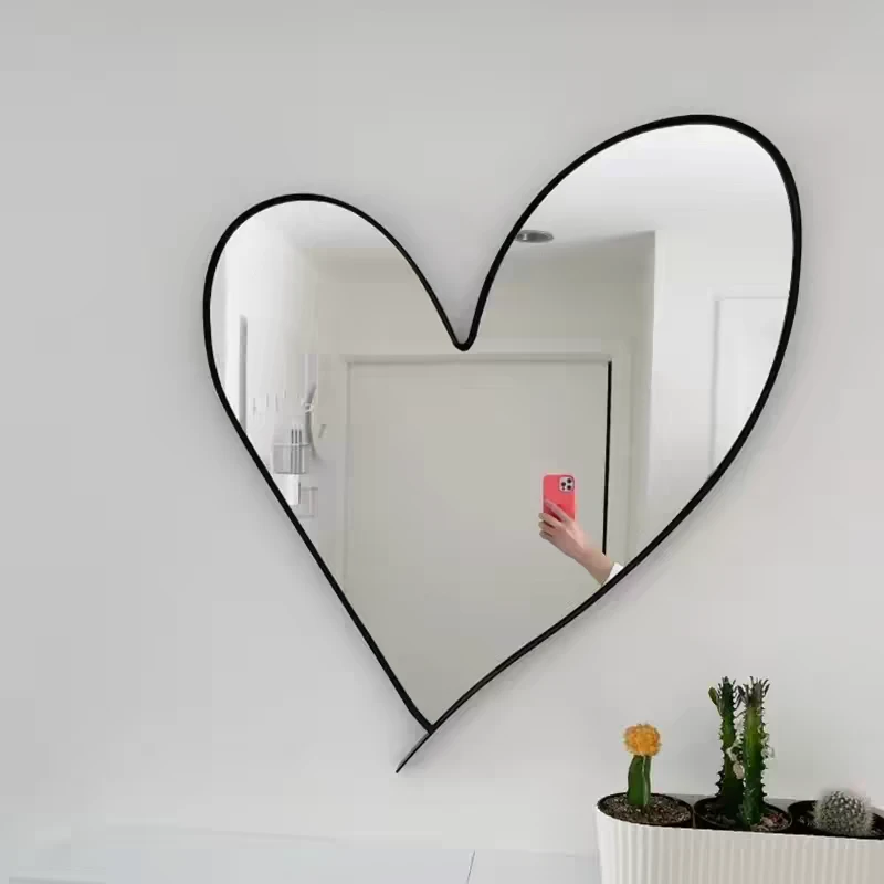 Art Deco Style Heart Makeup Mirror Bedroom Bathroom High Definition Glass Mirror Size Can Be Customized