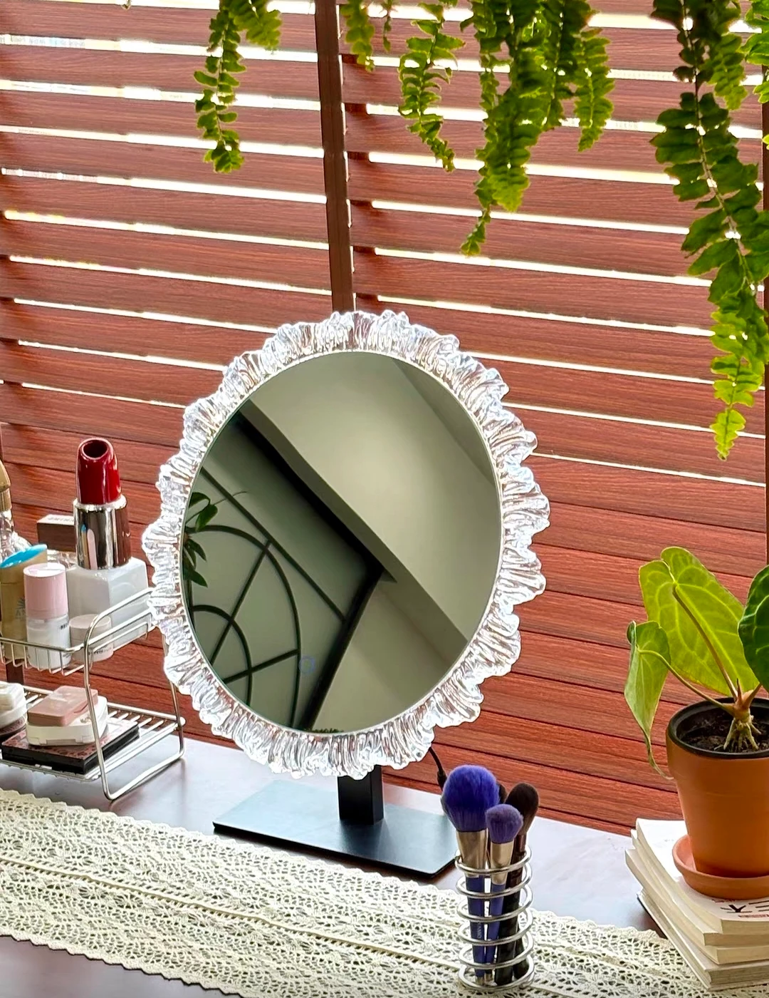 Customizable Art Deco Design LED Makeup Mirror for Bedroom Desktop Wedding Ready