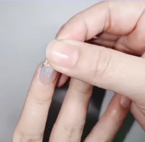 This Video Show How To Use Press On Nails
