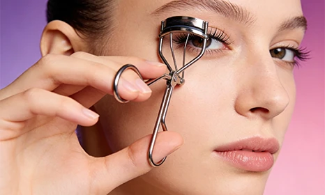 Small Lash Curler Review – Durable, Precise & Comfortable Design