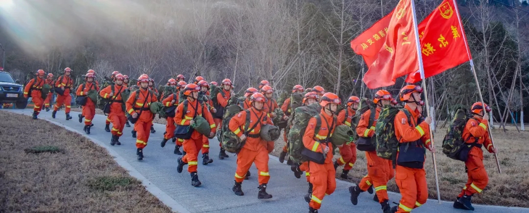 Xinjiang Forest Fire Brigade: comprehensively enhance the fire fighting ability and strive to forge the power of fire fighting knife
