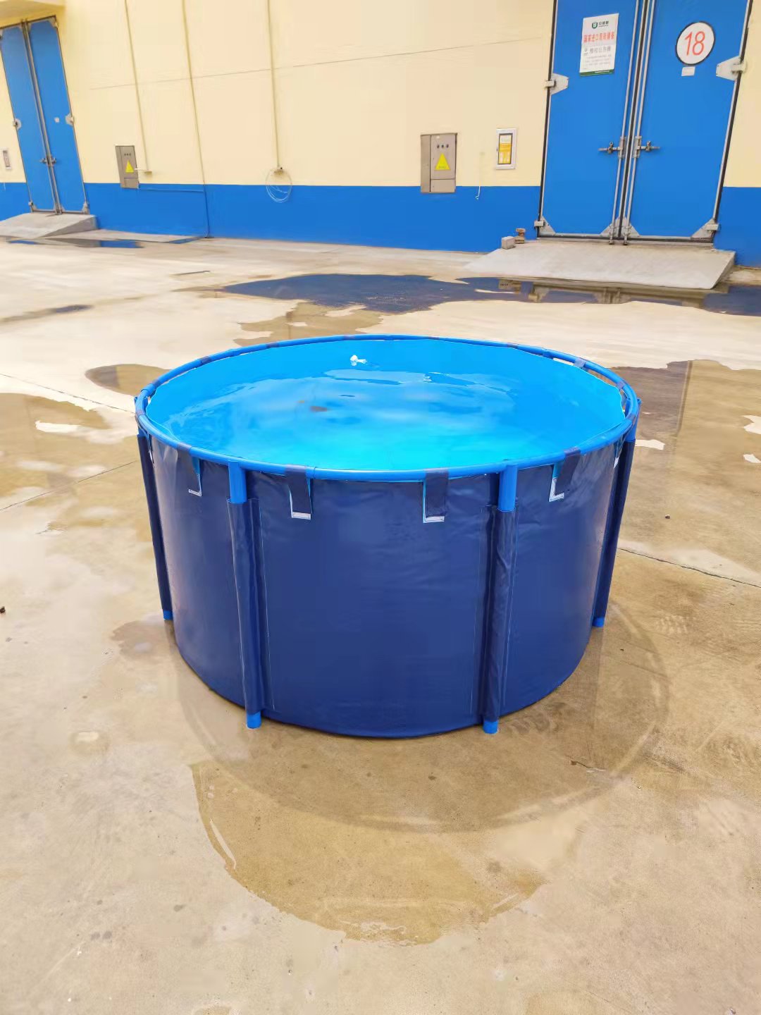 Portable Water Tank with Stents – Durable, Easy to Install, Space-saving