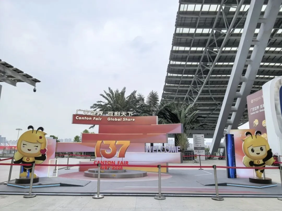 China Leading Cheese Ball Factory Triple-Bakes for Extra Crunch—137TH Canton Fair Tasting Bar