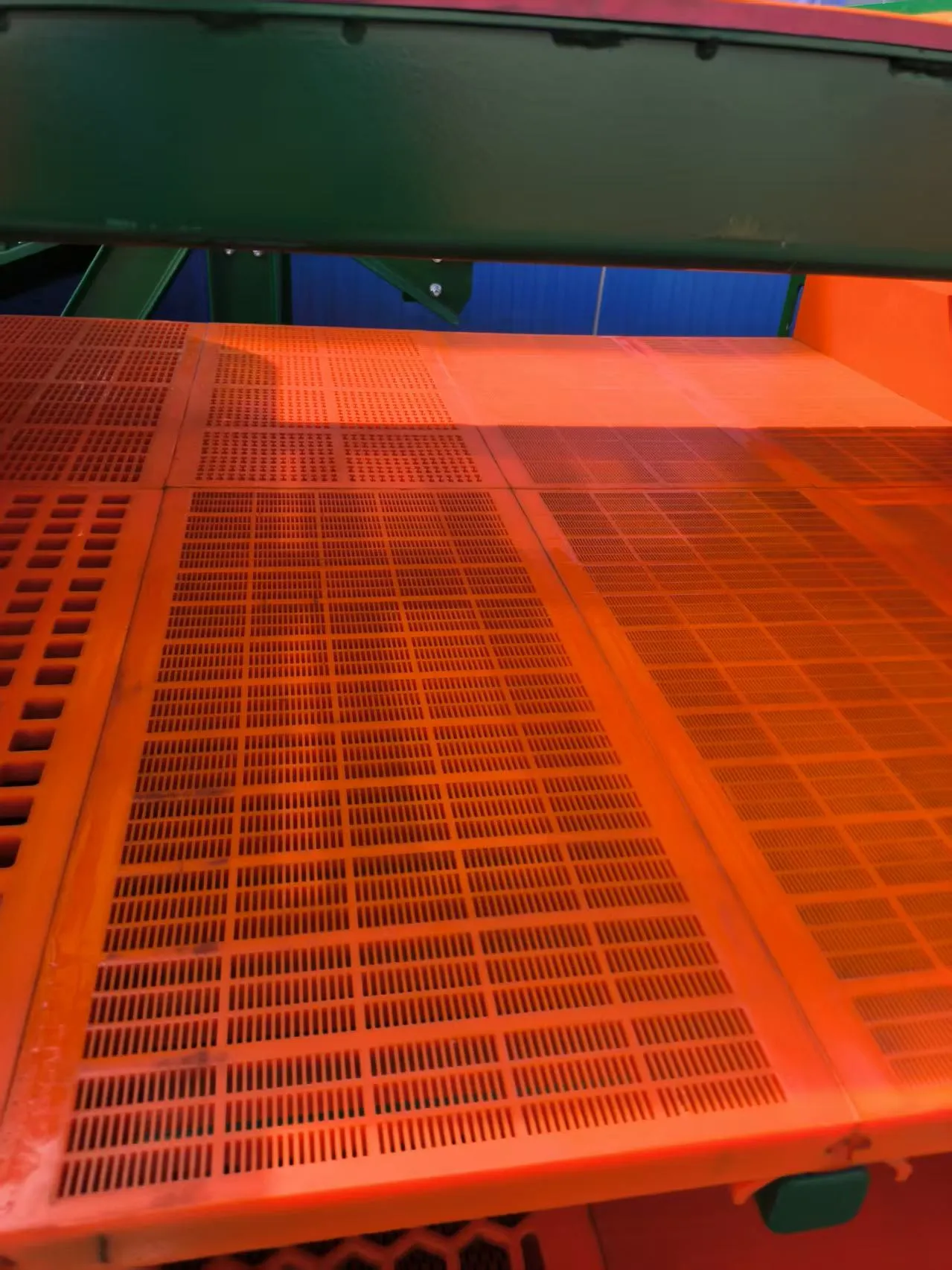 Diamond Mining Screens: Exploring the Core Equipment Behind Brilliance Diamond Mining Screens: Exploring the Core Equipment Behind Brilliance