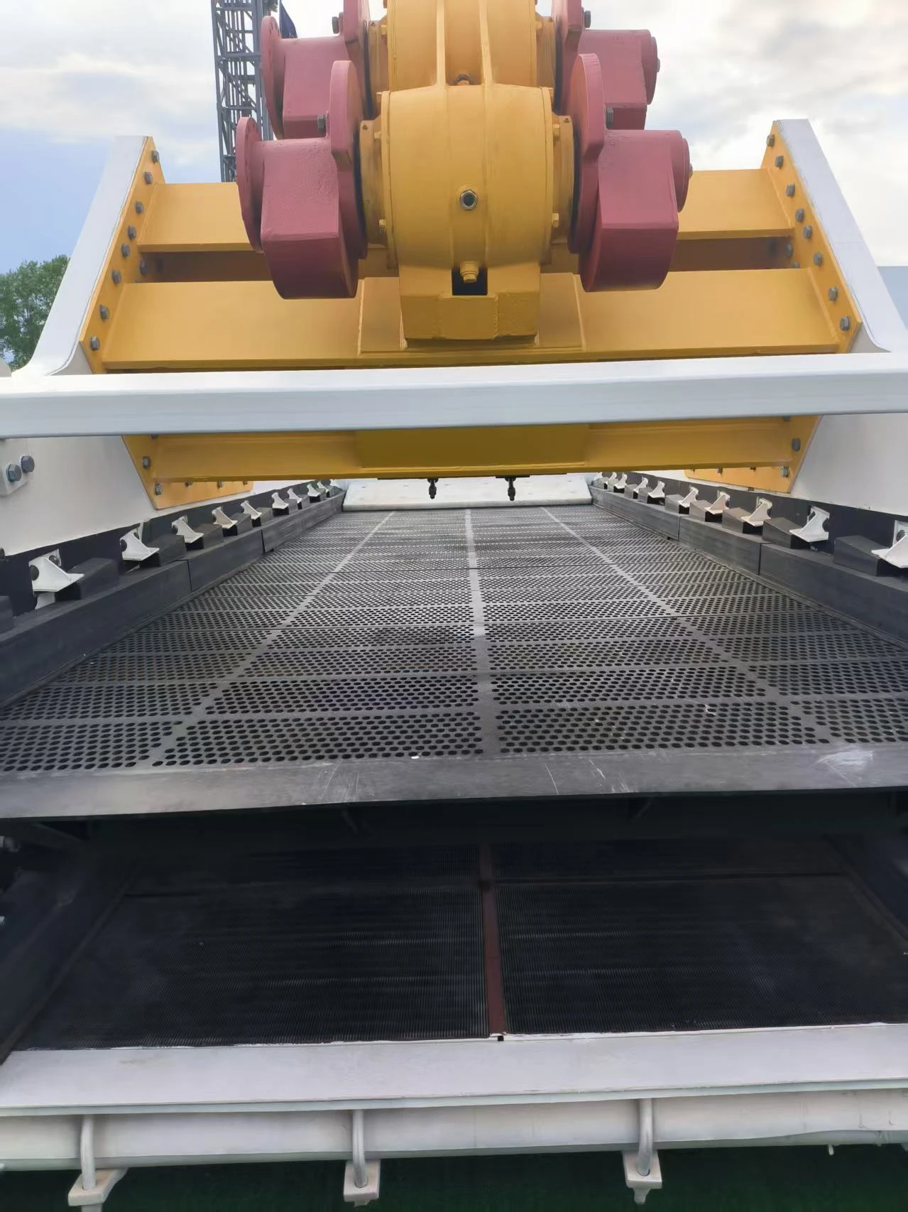 Diamond Mining Screens: Efficient Core Equipment for Ore Processing