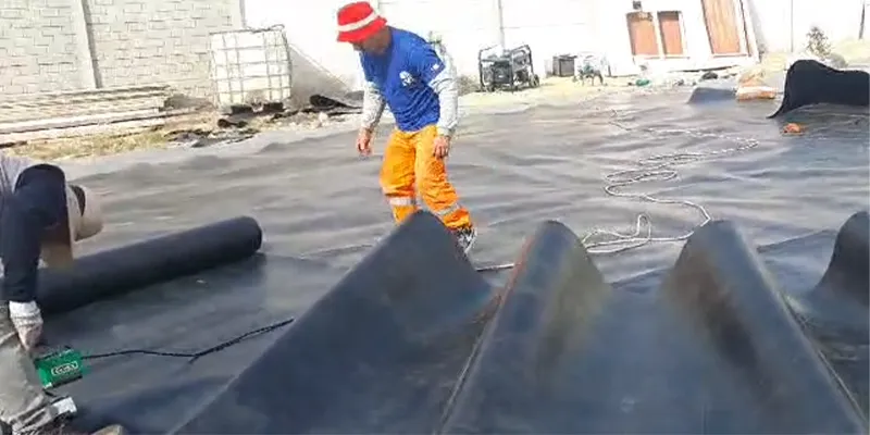 MM-Tech's CX Series The Ultimate Dual-Purpose Geomembrane Welding Machine for Circular Fish Ponds and Climbing Geomembrane Projects