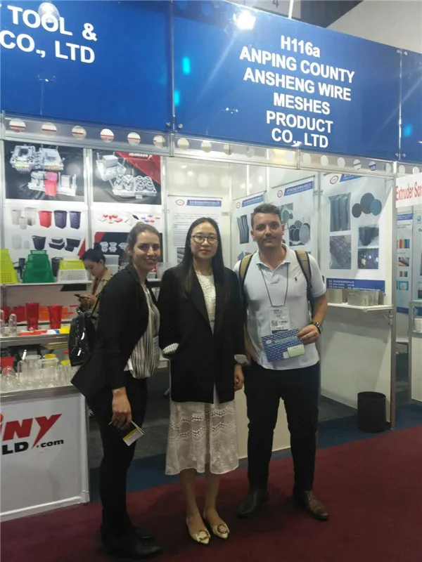 wire mesh fence sizes