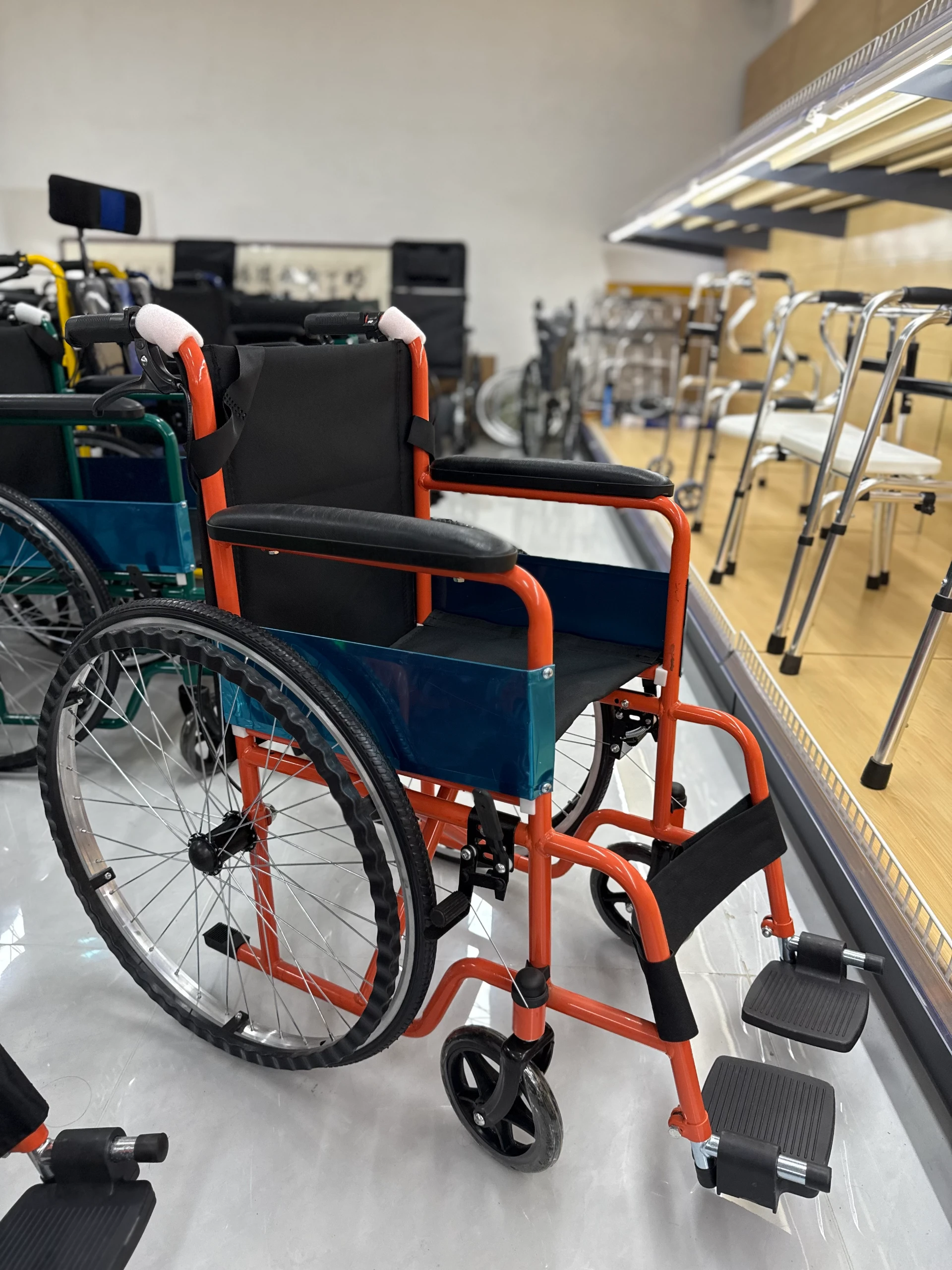 OEM Custom Manual Wheelchair with Multiple Configuration Options for Flexible Mobility Solutions