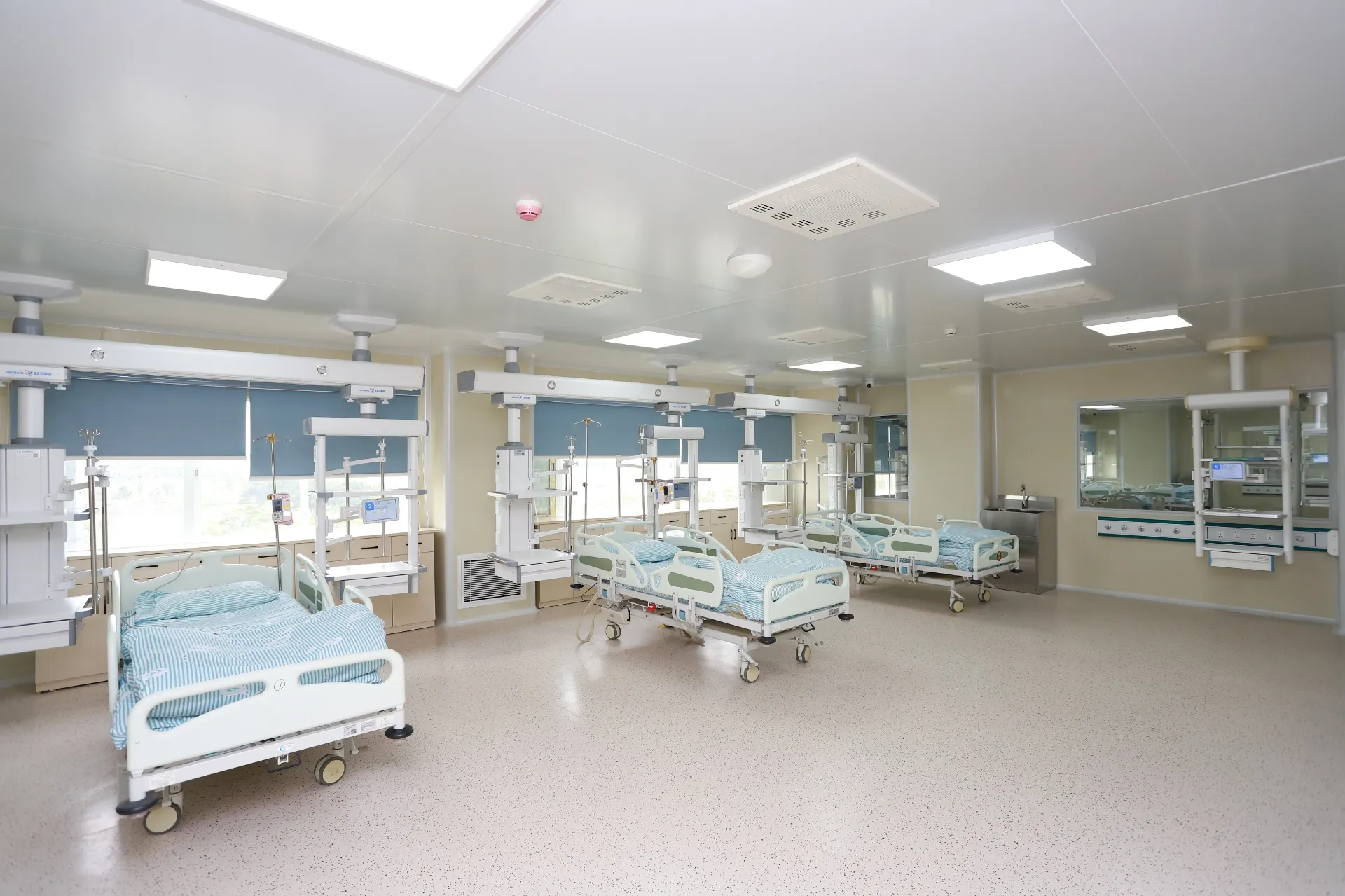Advanced ICU Bed Solutions for Critical Care Environments