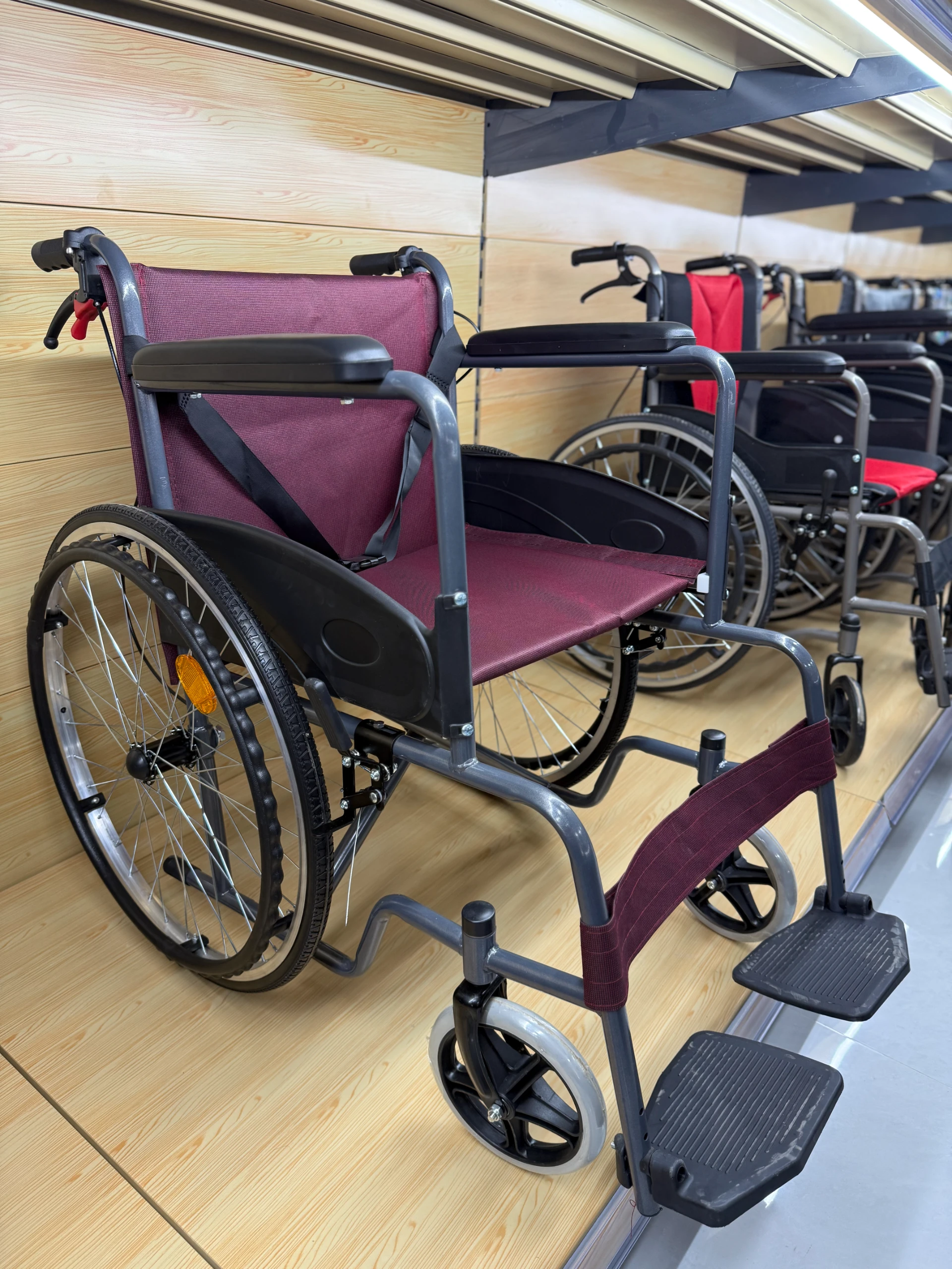Portable Aluminum Wheelchair for Hospital Wards