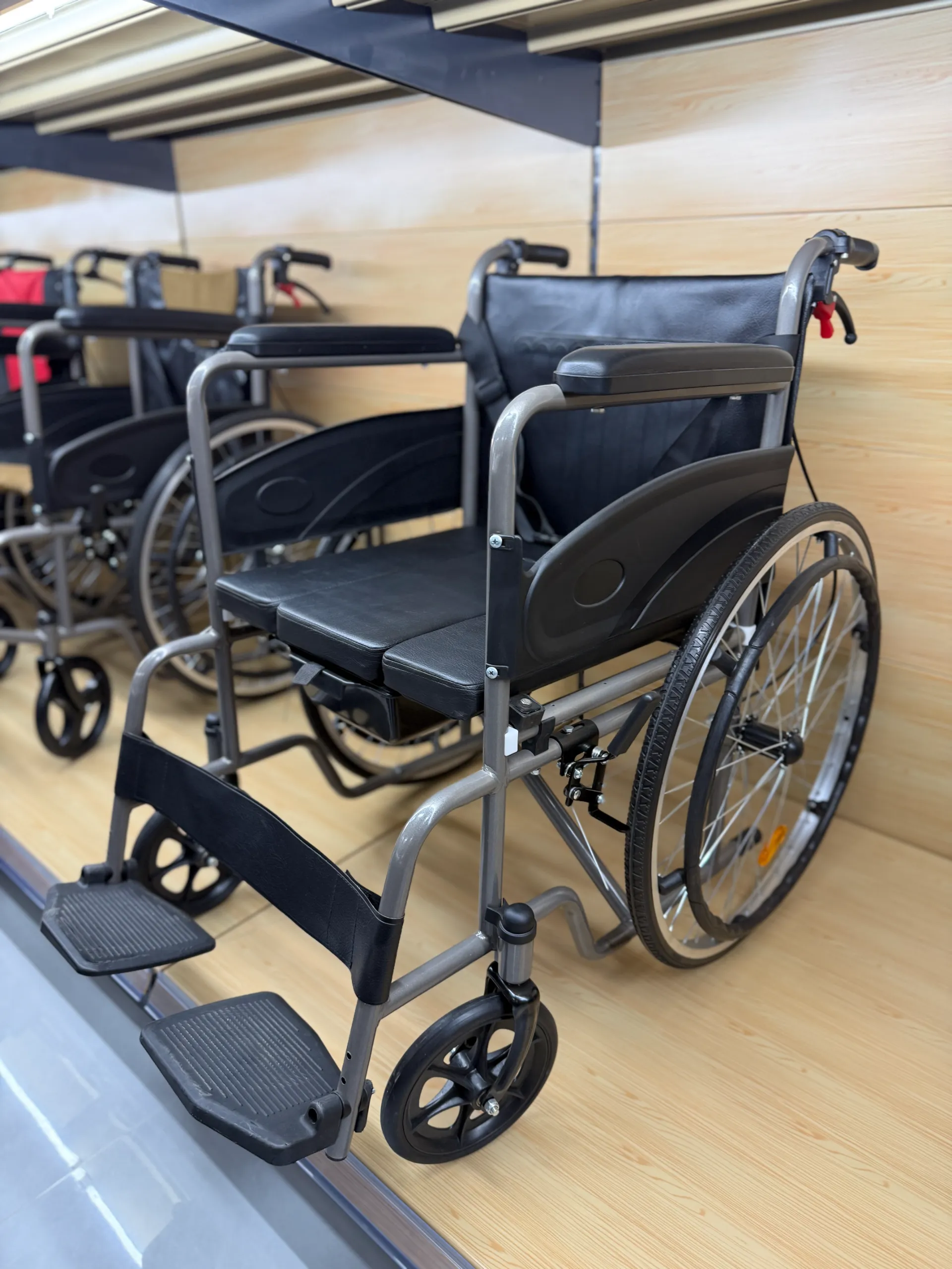 Portable Multifunctional Manual Wheelchairs with Toilet