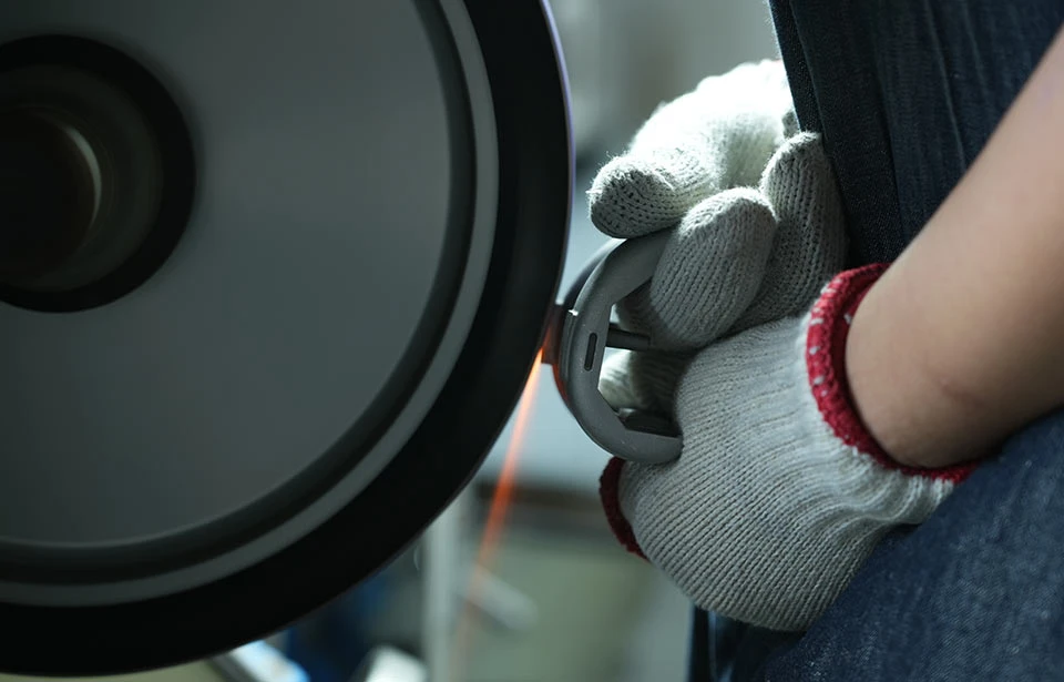 titanium knee replacement manufacturer