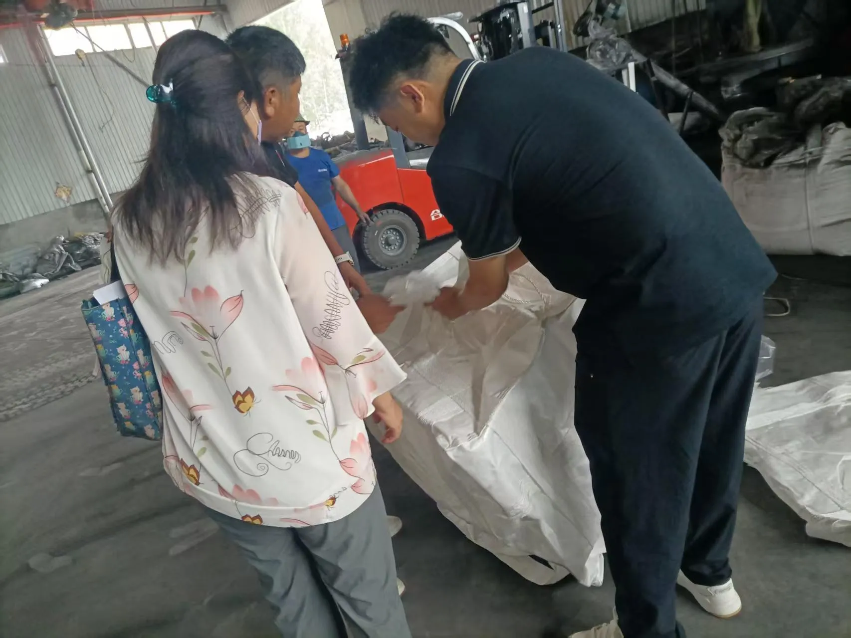 Warmly Welcome Our Japanese Customer To Visit Our Company For Inspection And Exchange