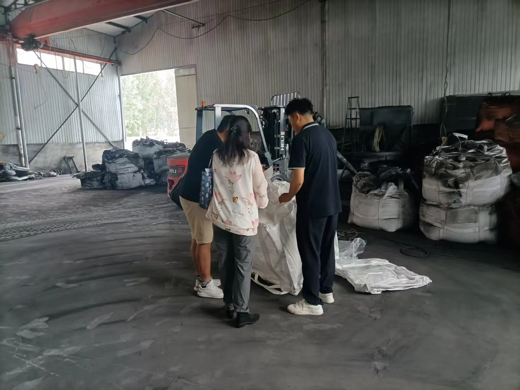 Warmly Welcome Our Japanese Customer To Visit Our Company For Inspection And Exchange