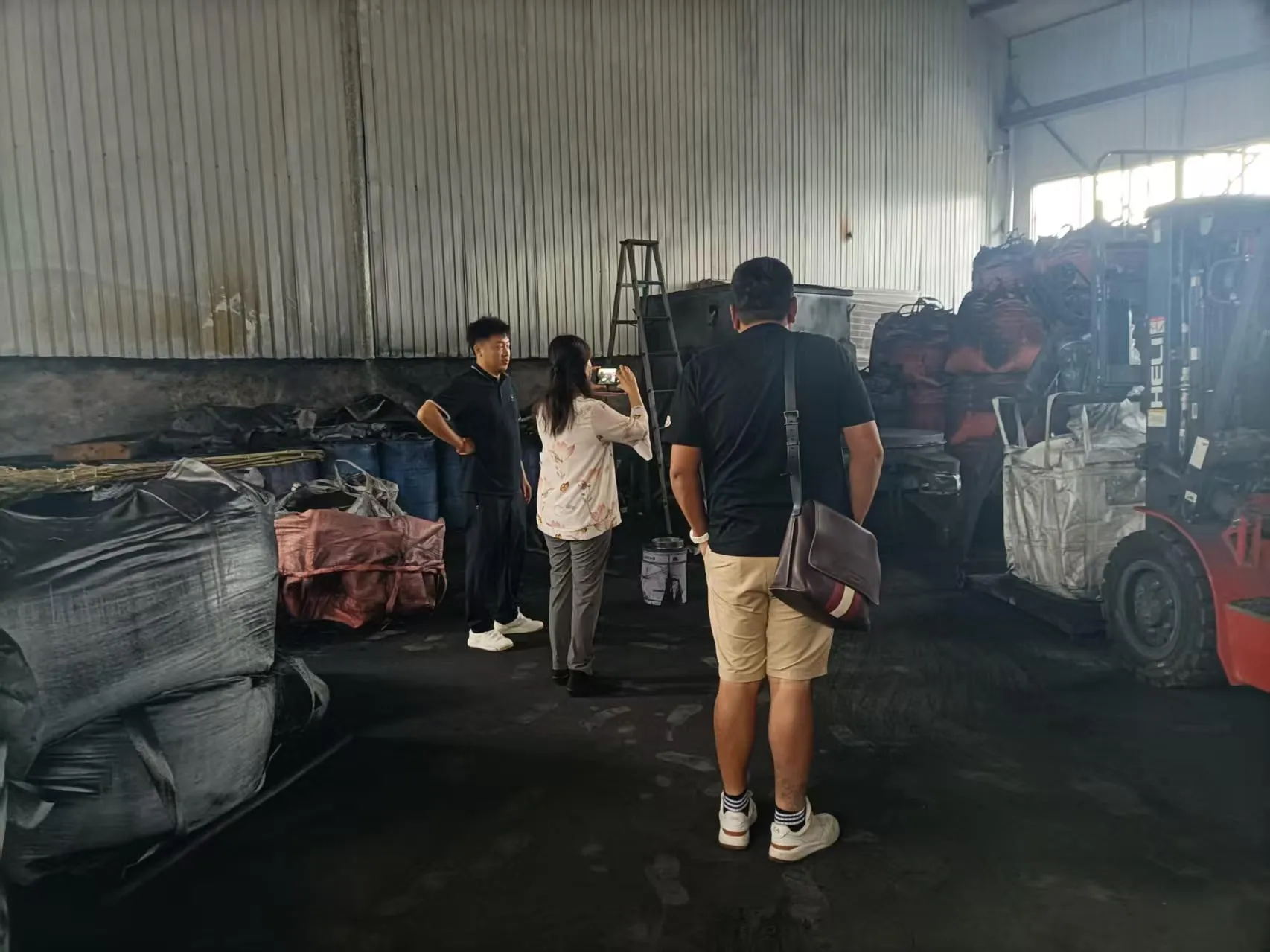 Warmly Welcome Our Japanese Customer To Visit Our Company For Inspection And Exchange