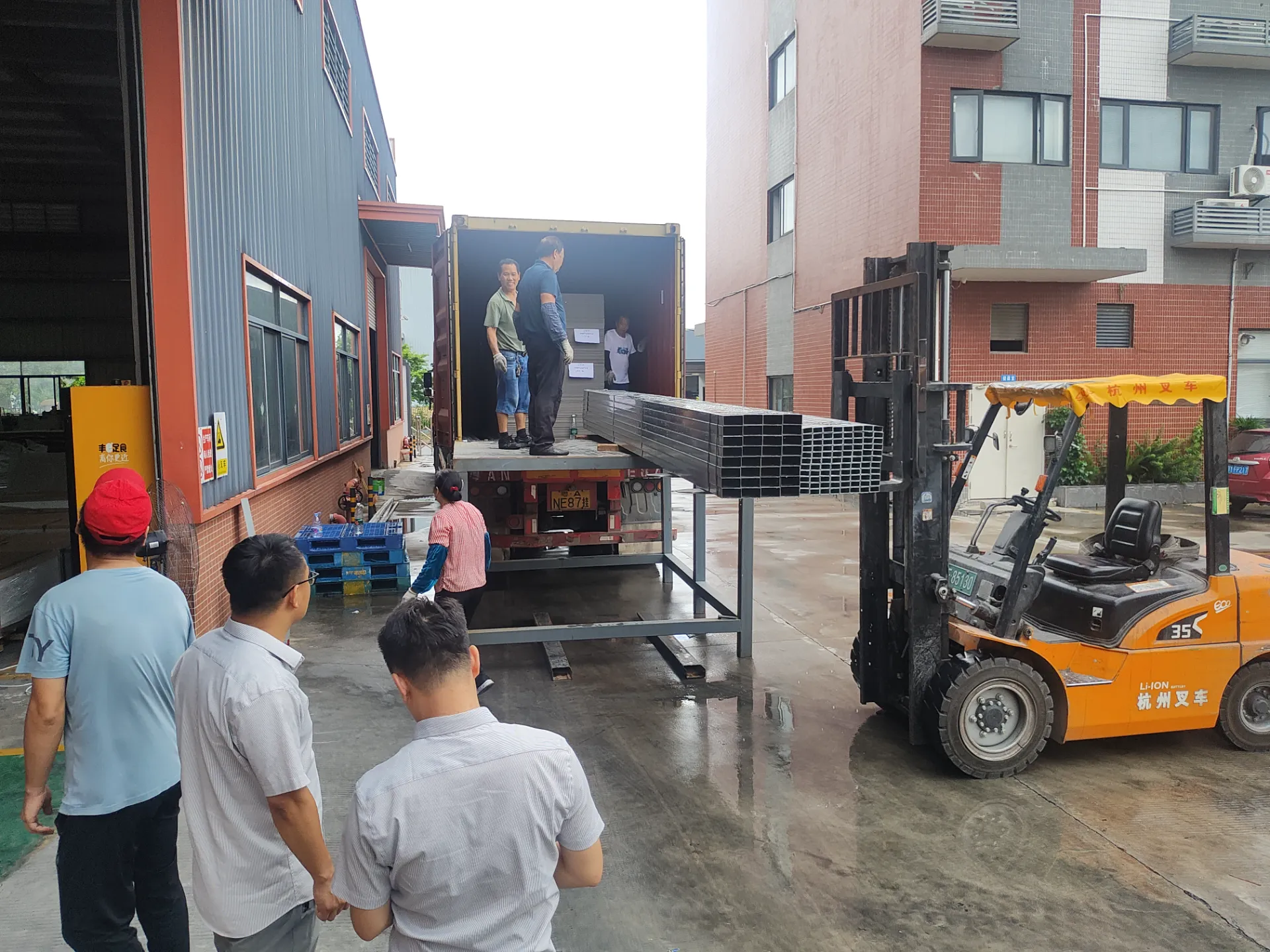 Unlocking Big Opportunities: China&rsquo;s Aluminum Composite Panels in Africa&rsquo;s Smallest Markets