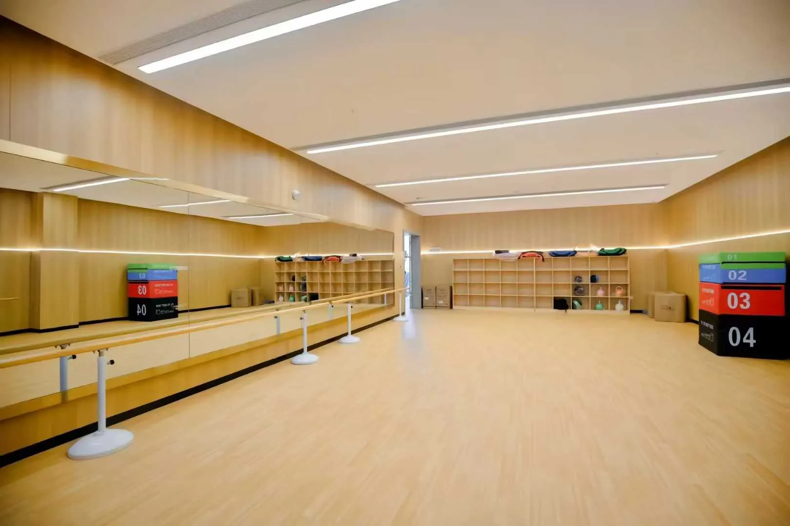 Metal Composite Panels: Full Range of Manufacturing Techniques and Profile Matching &ndash; Direct from the Source Factory